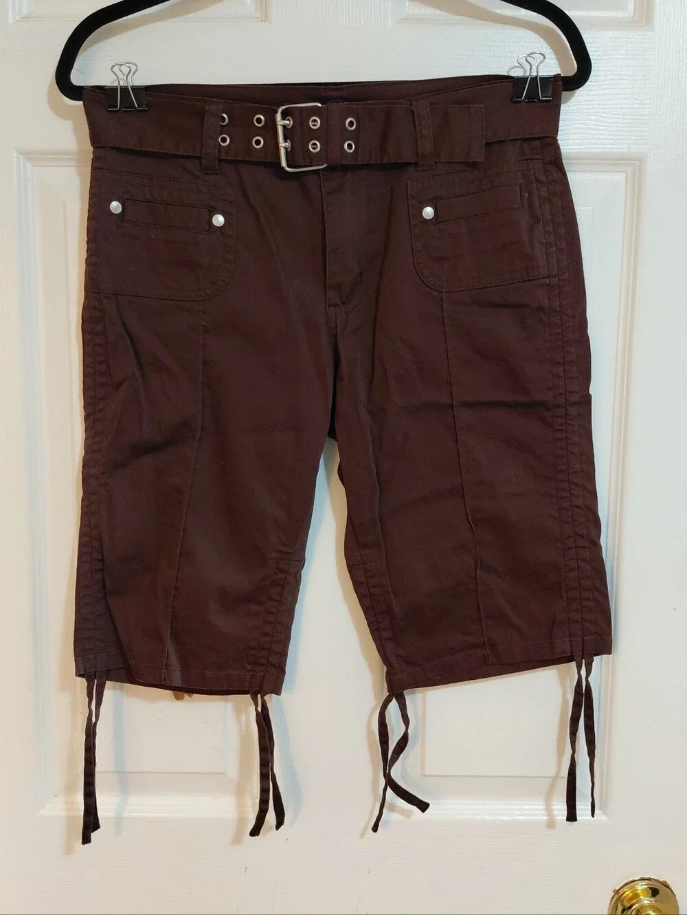 Vintage 2ct Y2K White AERO Aeropostale & Brown Buggle Boy Capris Med 5/6 - Picture 2 of 12